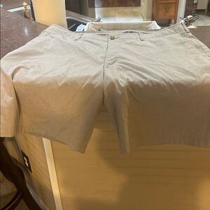 5/$25.00 Men's size 40 PGA Tour golf shorts. Light beige EUC